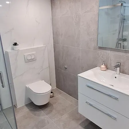 Apartments With Hot Tub Stobrec, Split - 21339