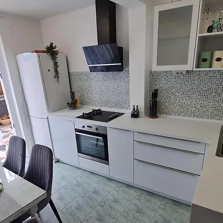 Appartamento Apartments With Hot Tub Stobrec, Split - 21339 Spalato