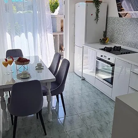 Apartments With Hot Tub Stobrec, Split - 21339 * Spalato