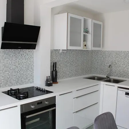 Apartments With Hot Tub Stobrec, Split - 21339 Spalato