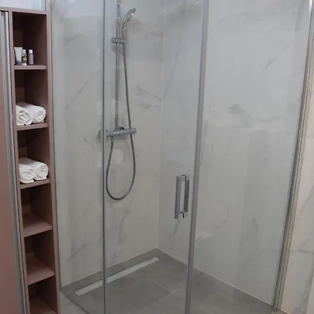 Appartamento Apartments With Hot Tub Stobrec, Split - 21339 Spalato